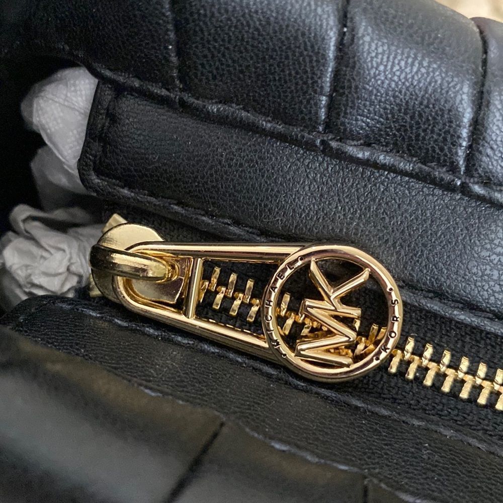 Michael Kors 🖤 crossbody - Picture 8 of 12